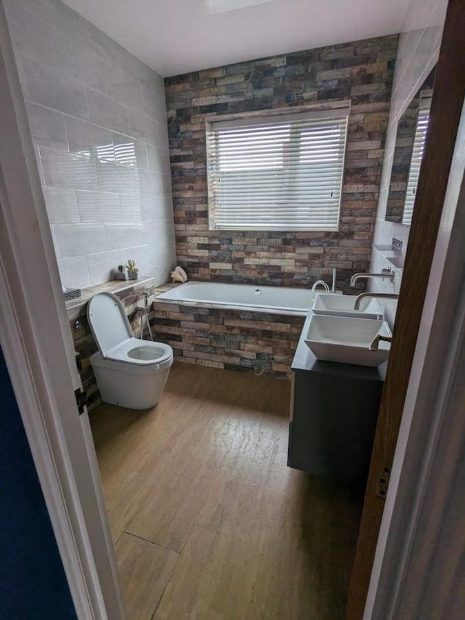 Urban Zen Den Villa Newcastle upon Tyne Bagian luar foto